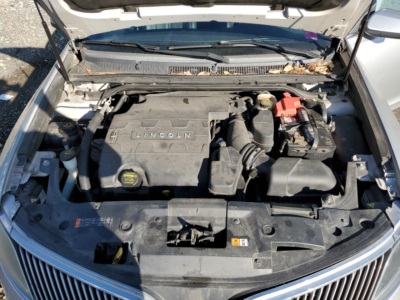 2013 Lincoln MKS - Image 11