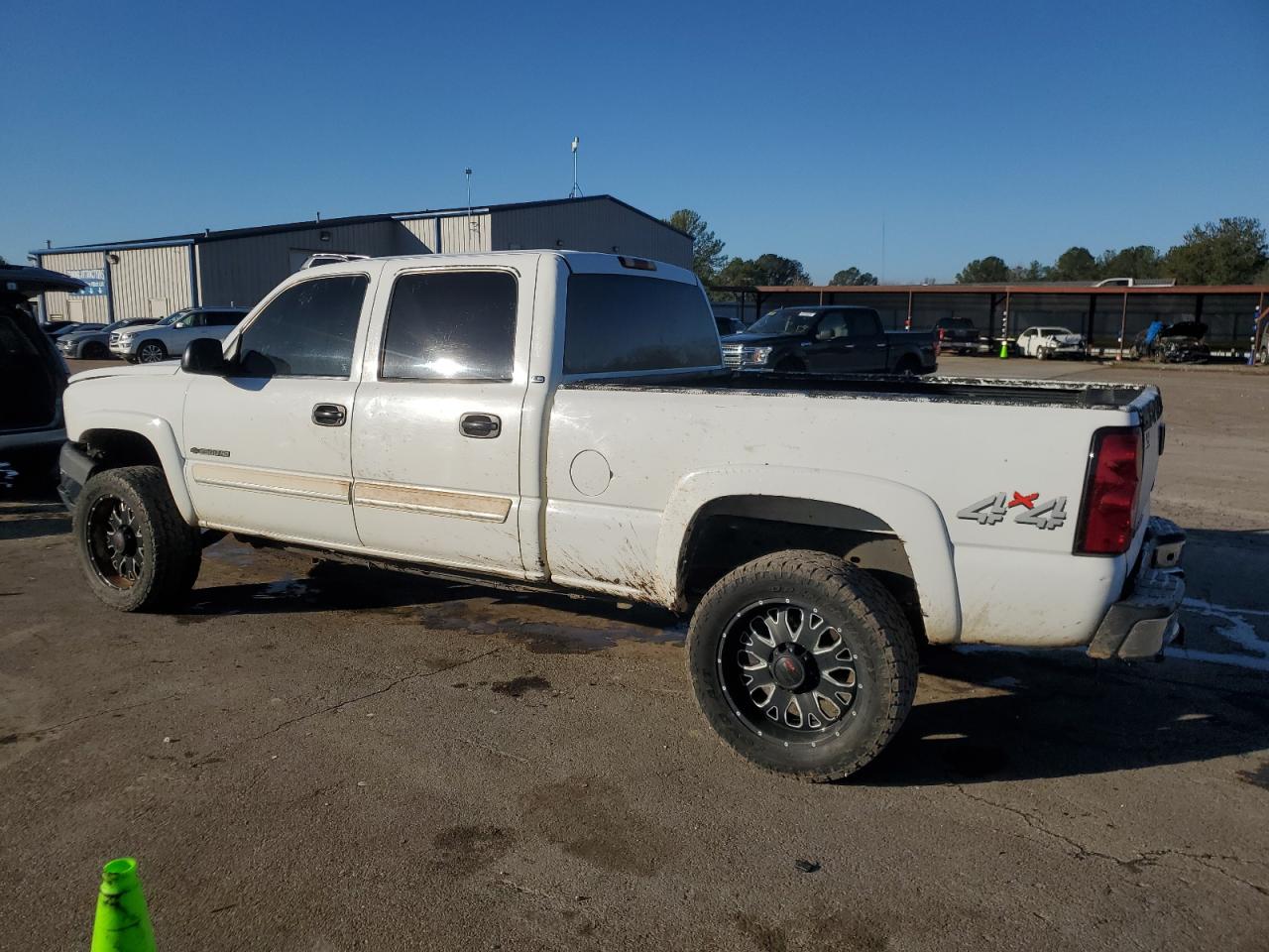 2004 Chevrolet Silverado - Image 2