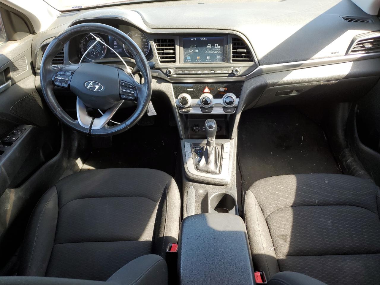 2019 Hyundai Elantra - Image 8