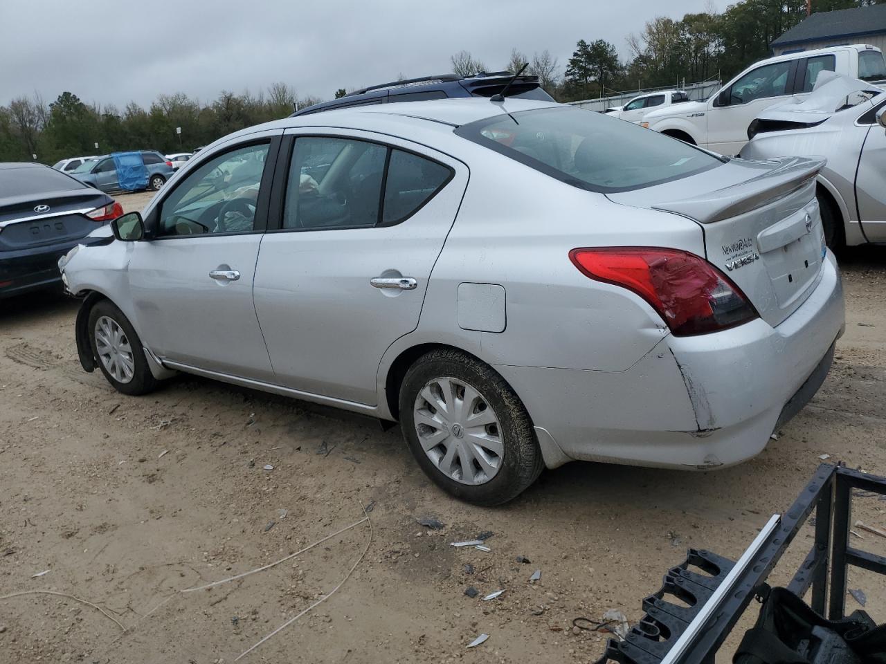 2016 Nissan Versa - Image 2