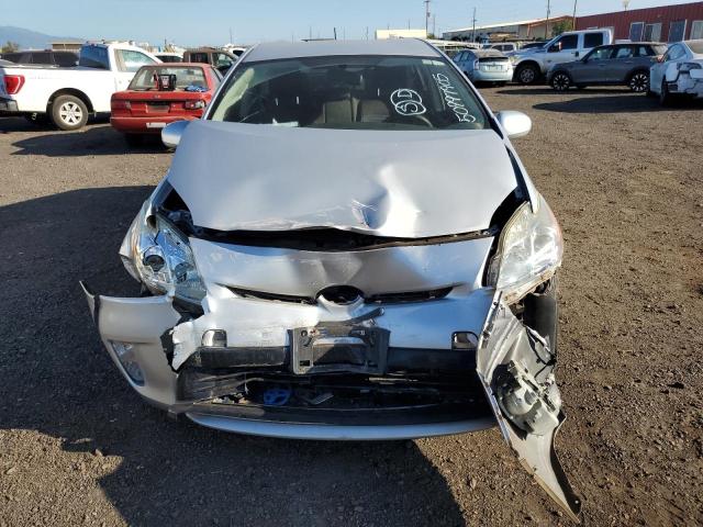  TOYOTA PRIUS 2015 Серебристый