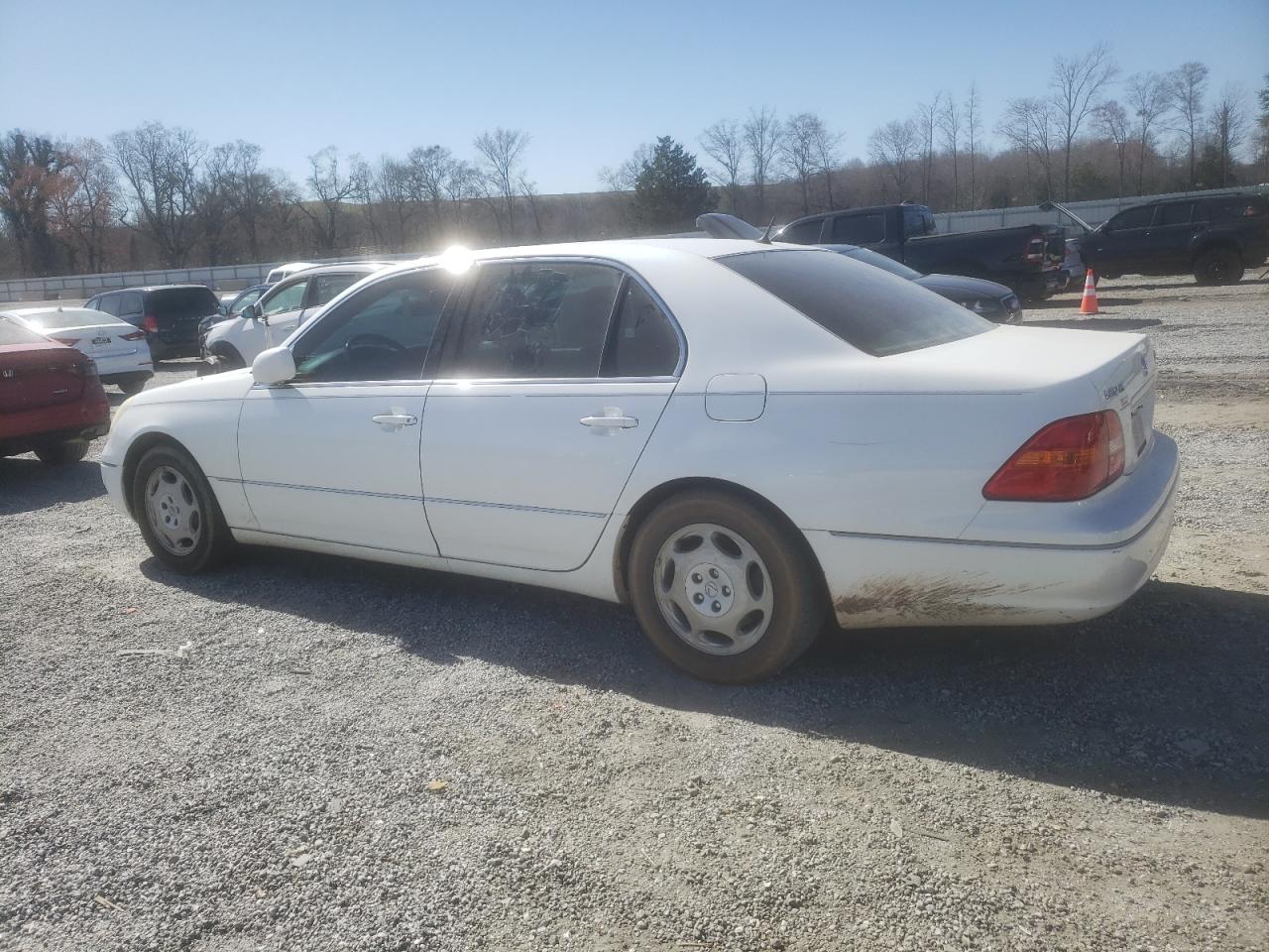 2001 Lexus LS - Image 2