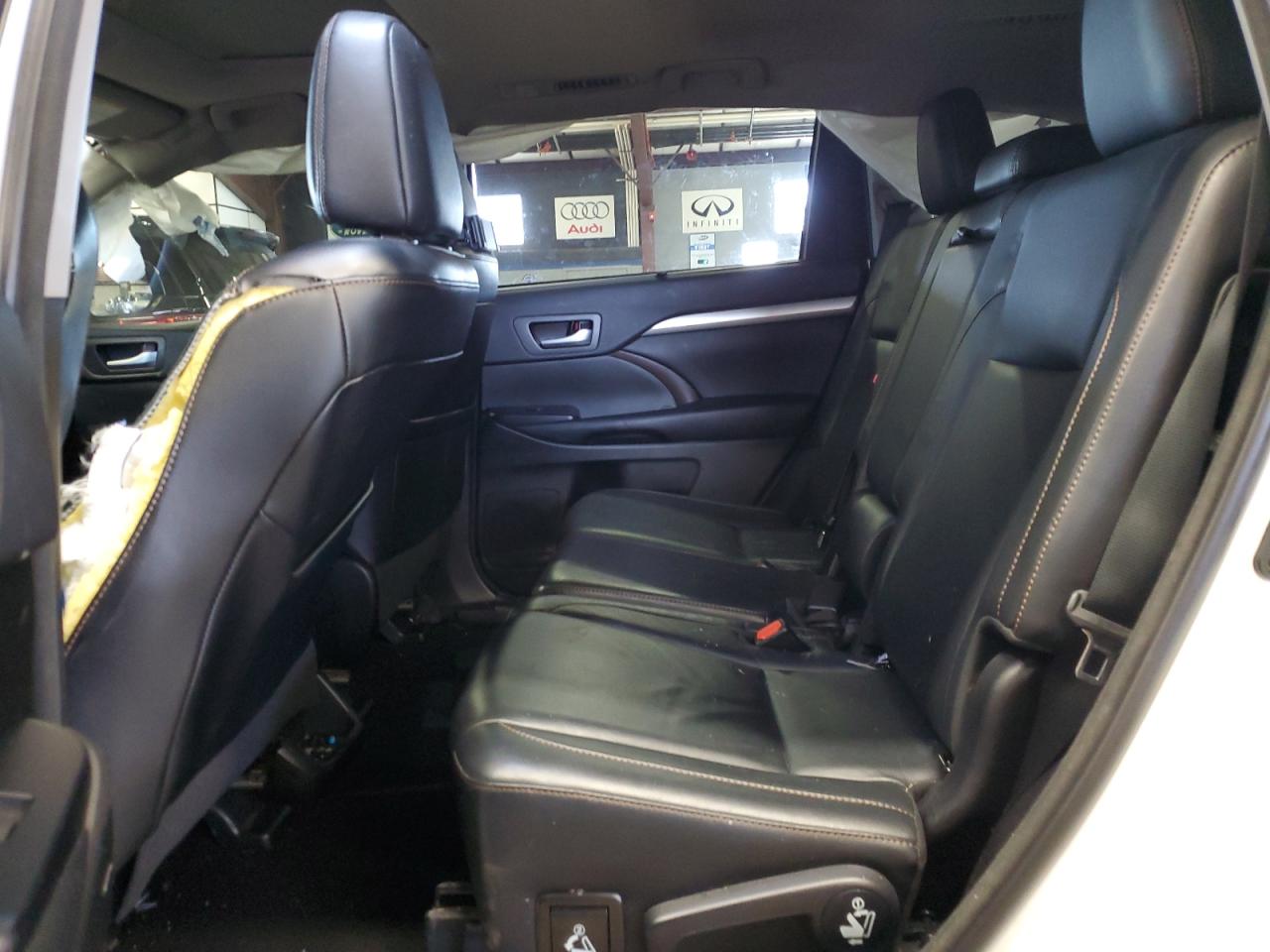 5TDJZRFH6JS844912 TOYOTA HIGHLANDER 2018