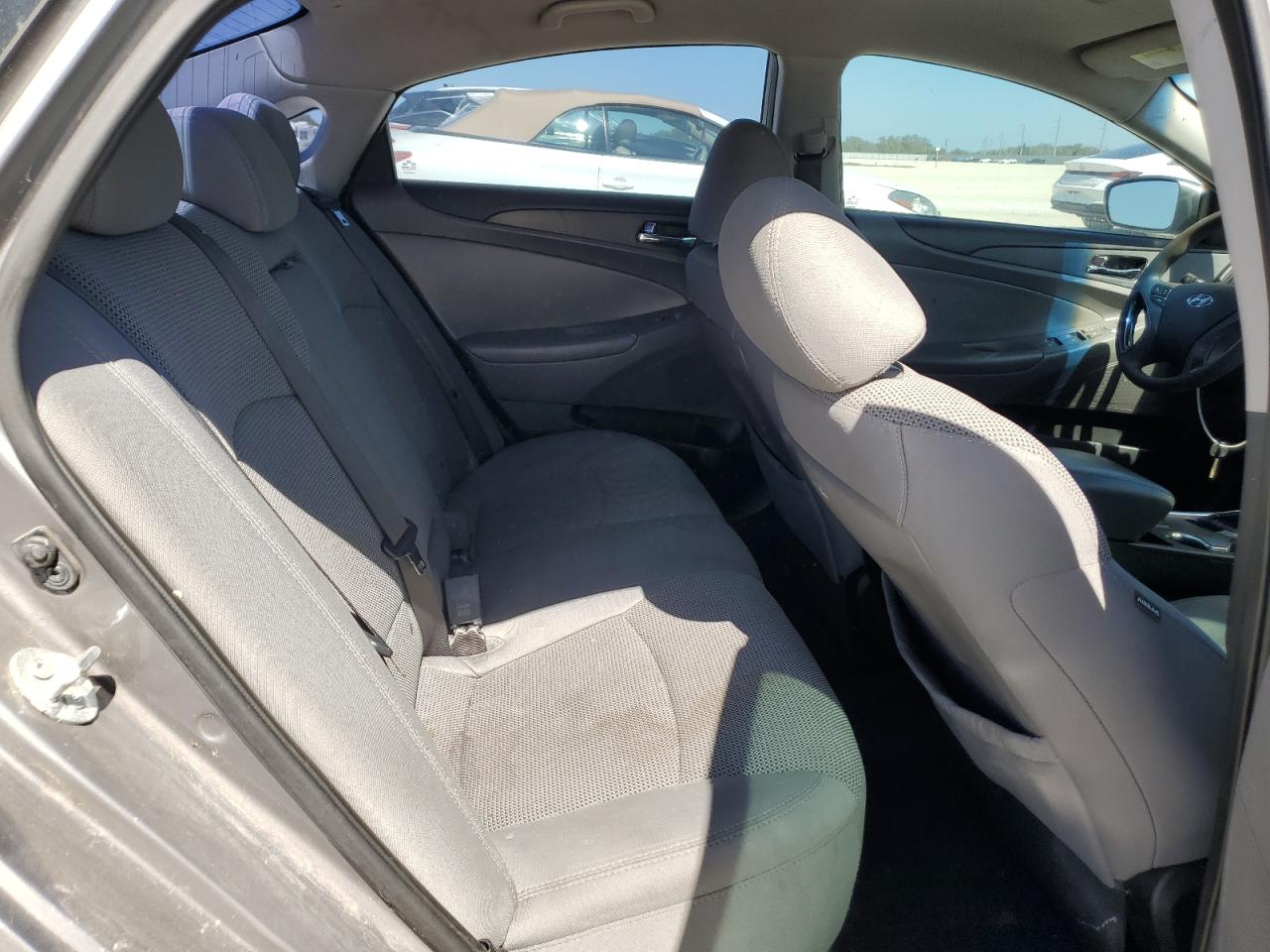 2013 Hyundai Sonata - Image 10