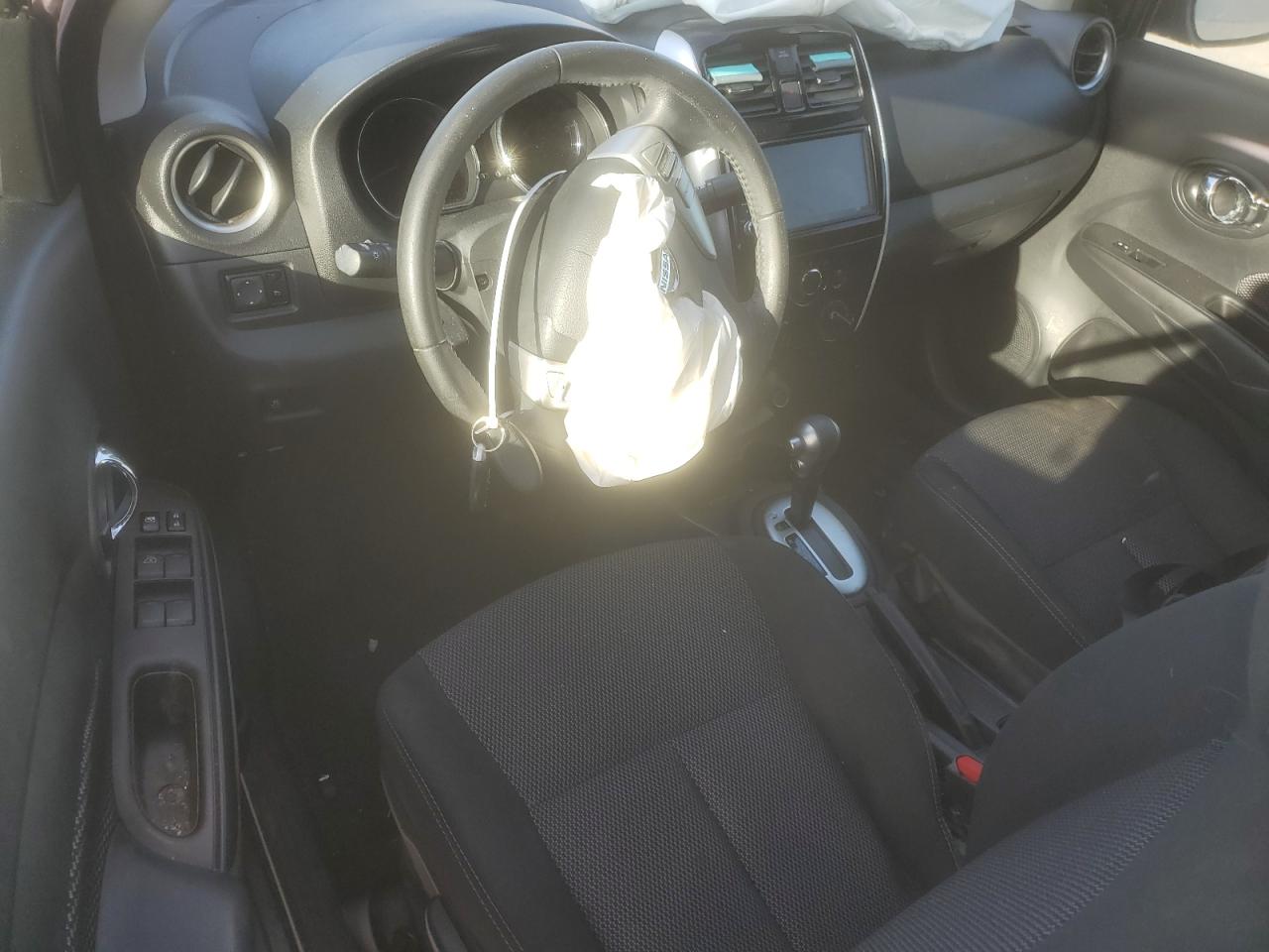 3N1CN7AP2KL831379 NISSAN VERSA 2019