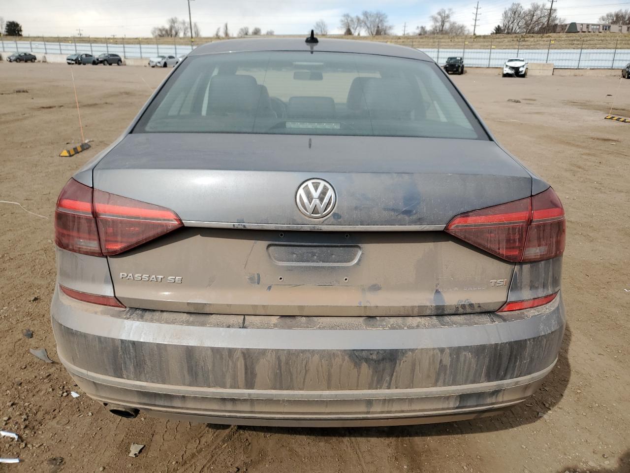 2017 Volkswagen Passat - Image 6