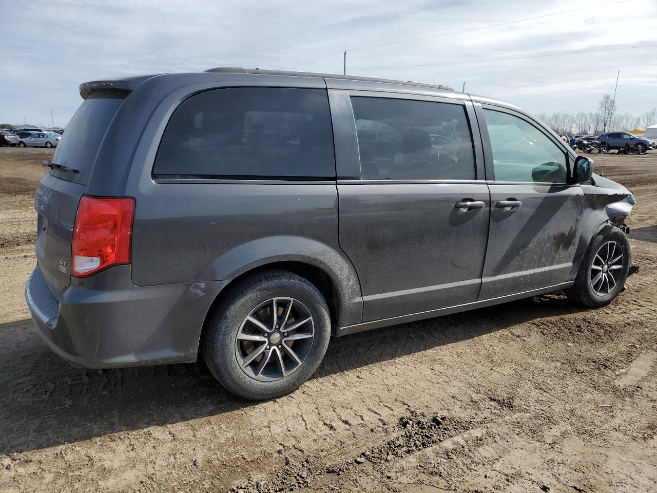 2018 Dodge Caravan - Image 3