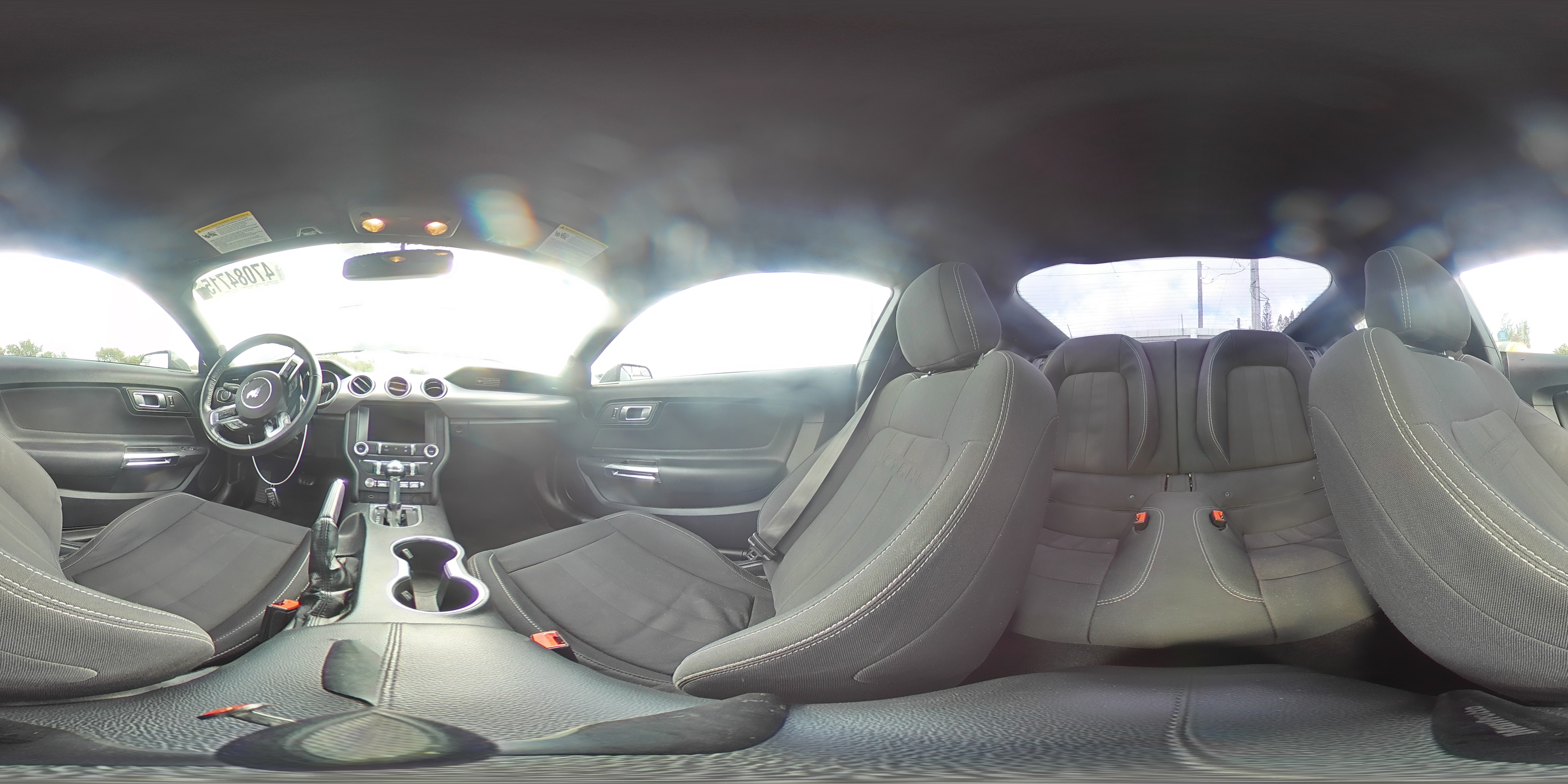 2020 Ford Mustang - Image 12