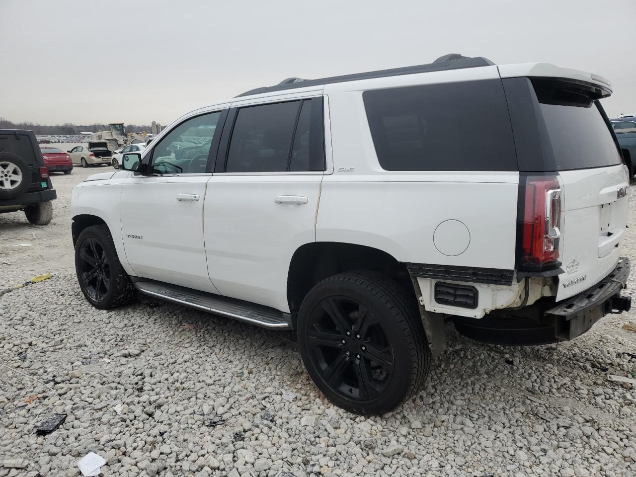 2015 GMC Yukon - Image 2