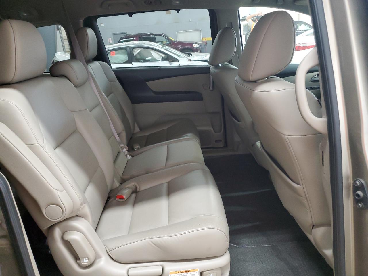 2011 Honda Odyssey - Image 12
