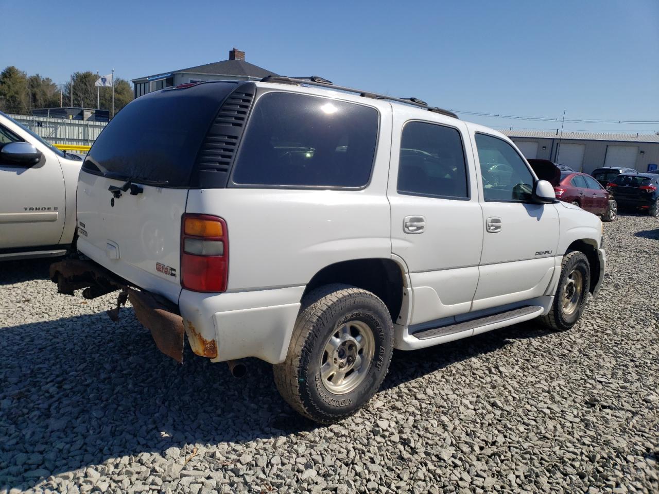 2003 GMC Yukon - Image 3