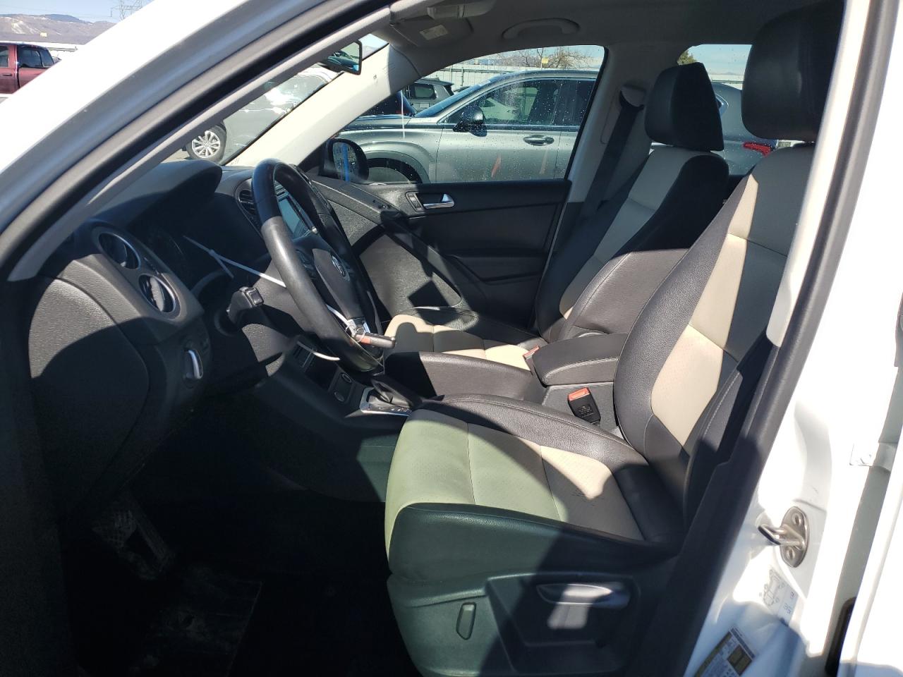 2017 Volkswagen Tiguan - Image 7