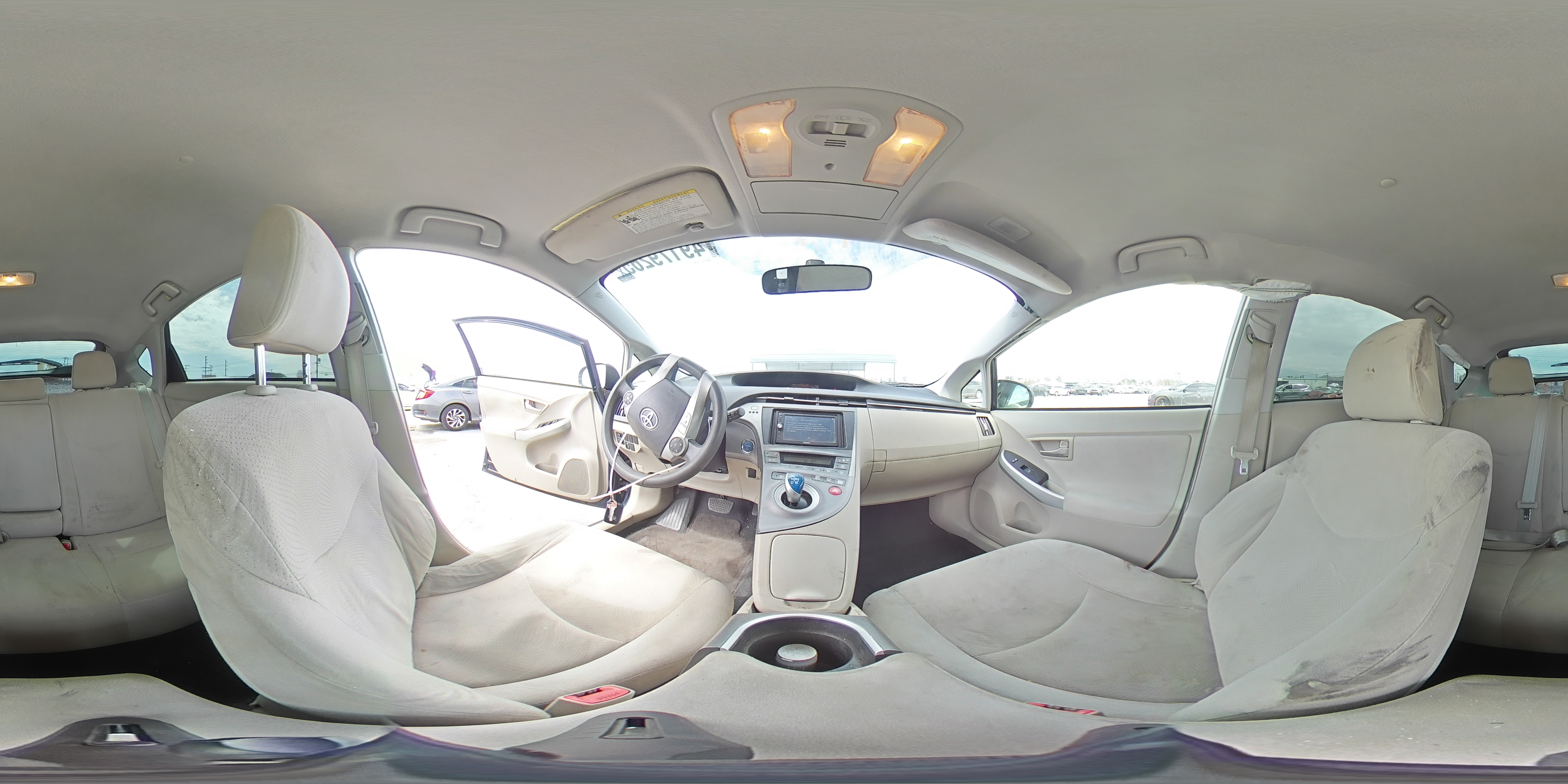 2013 Toyota Prius - Image 12
