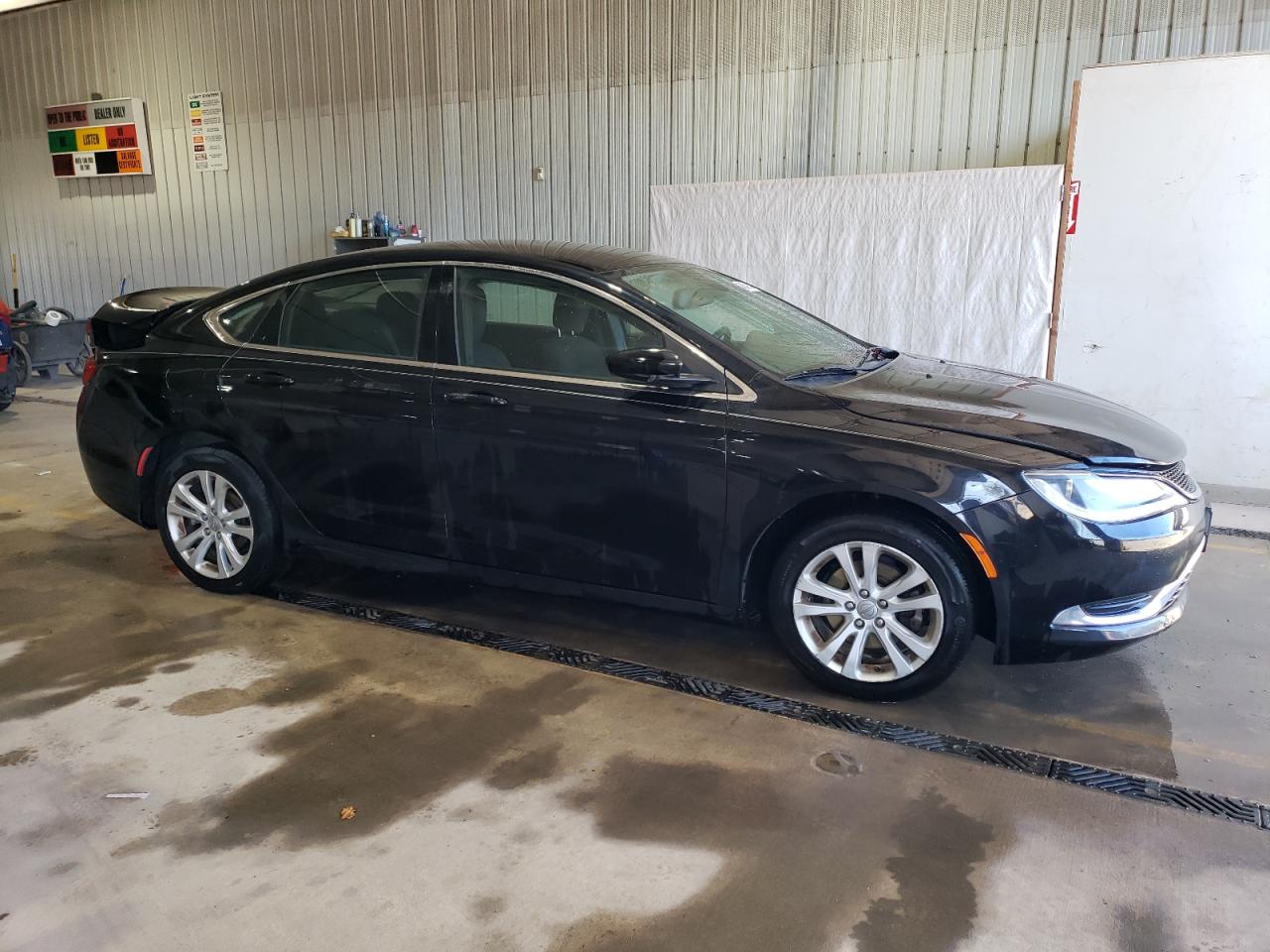 2015 Chrysler 200 - Image 4