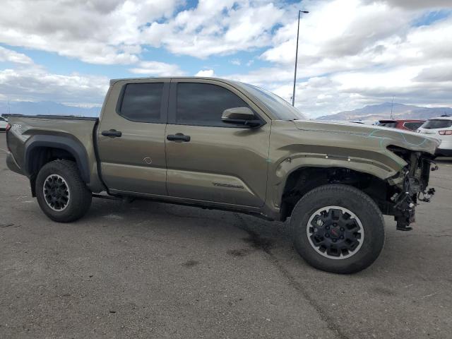  TOYOTA TACOMA 2024 Zielony