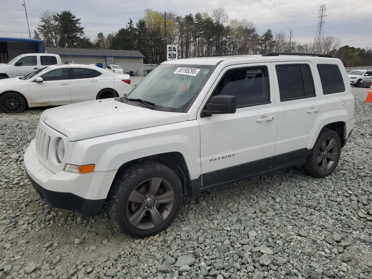 2014 Jeep Patriot Latitude продається в Mebane, NC - Side