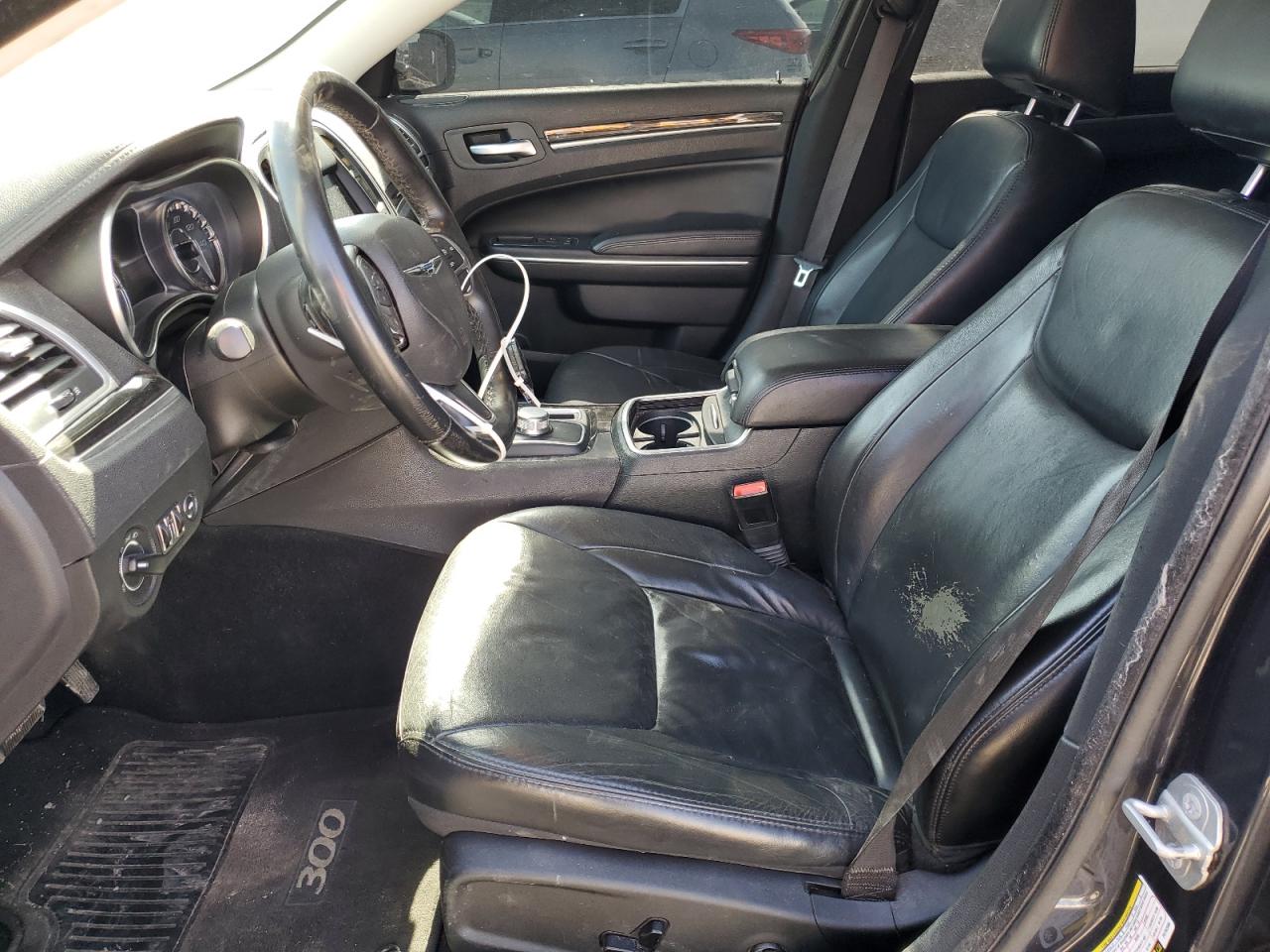 2015 Chrysler 300 - Image 7