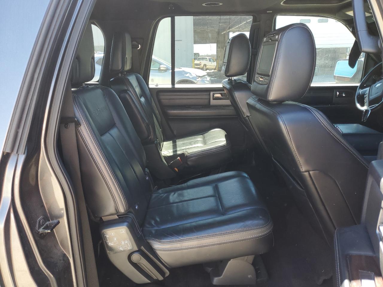 2015 Ford Expedition - Image 11