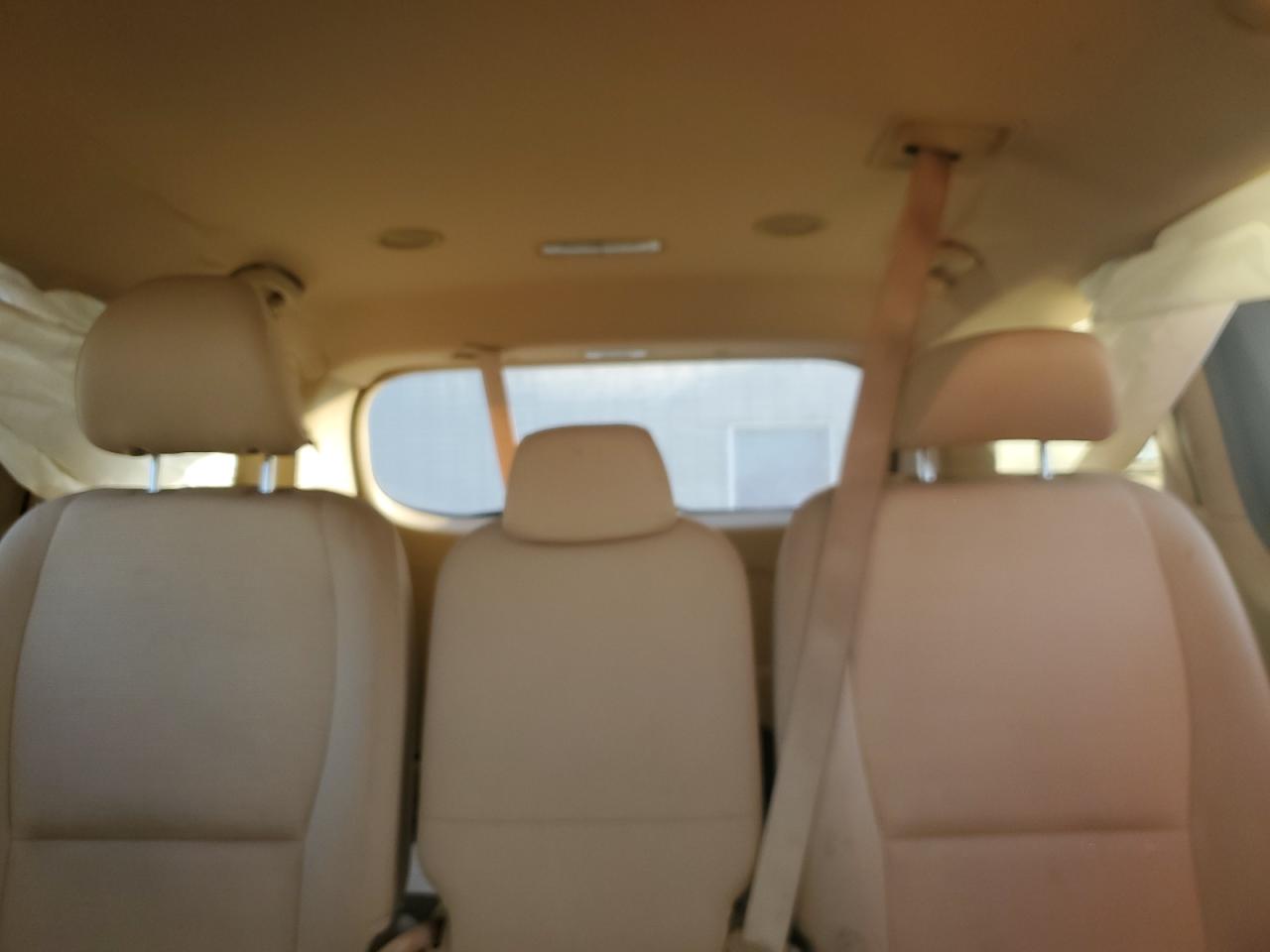 2015 Kia Sedona - Image 10