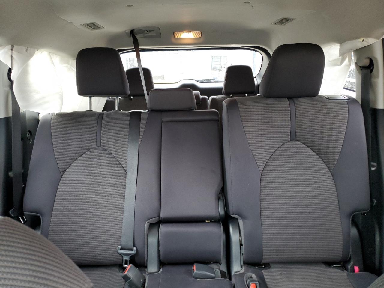 2021 Toyota Highlander - Image 10
