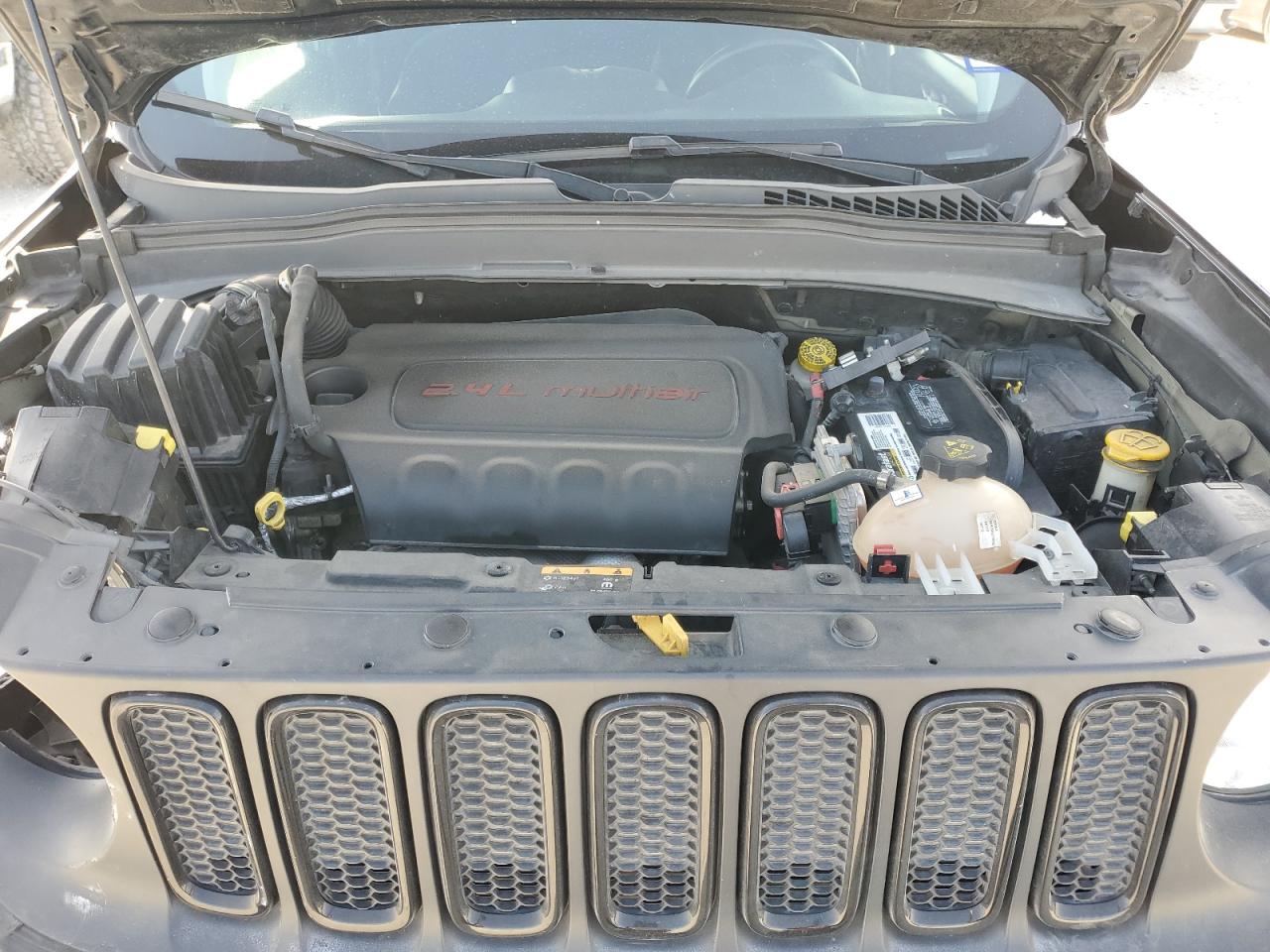 2018 Jeep Renegade - Image 11