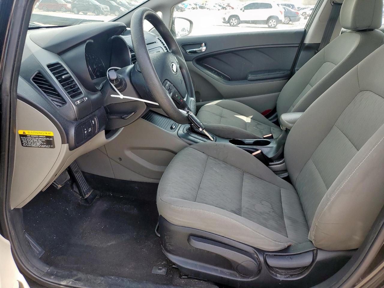 2016 Kia Forte - Image 7