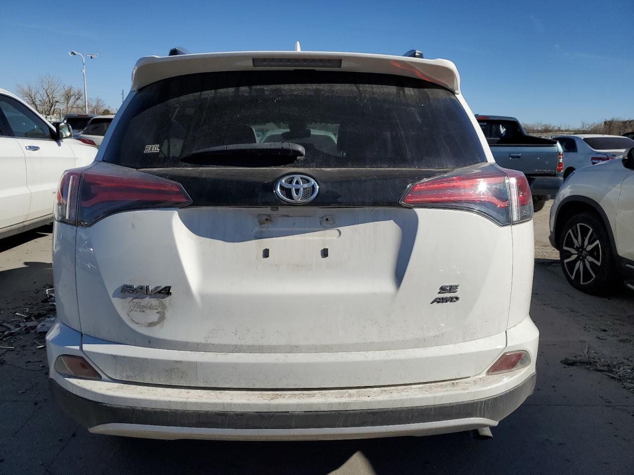 2017 Toyota RAV 4 - Image 6