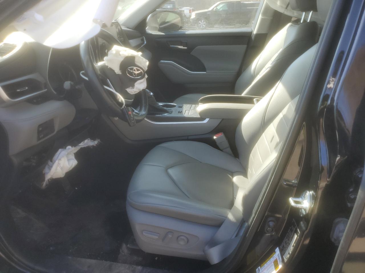 2021 Toyota Highlander - Image 7