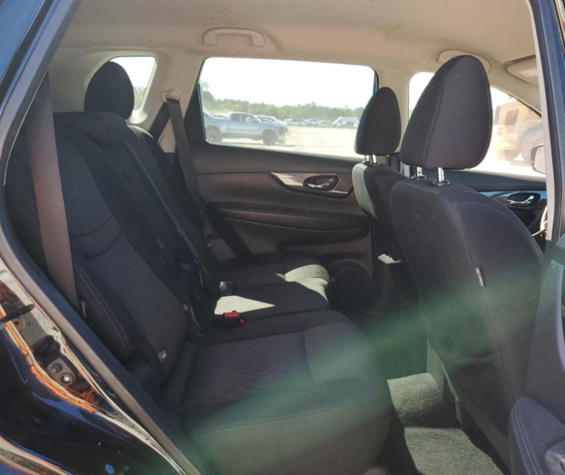 2017 Nissan Rogue - Image 12
