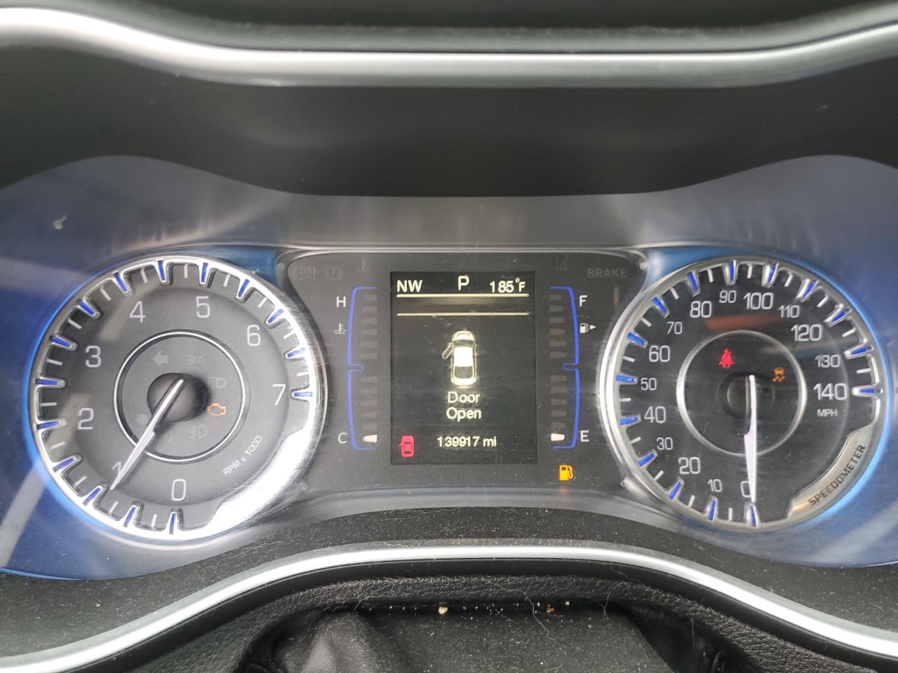 2015 Chrysler 200 - Image 9