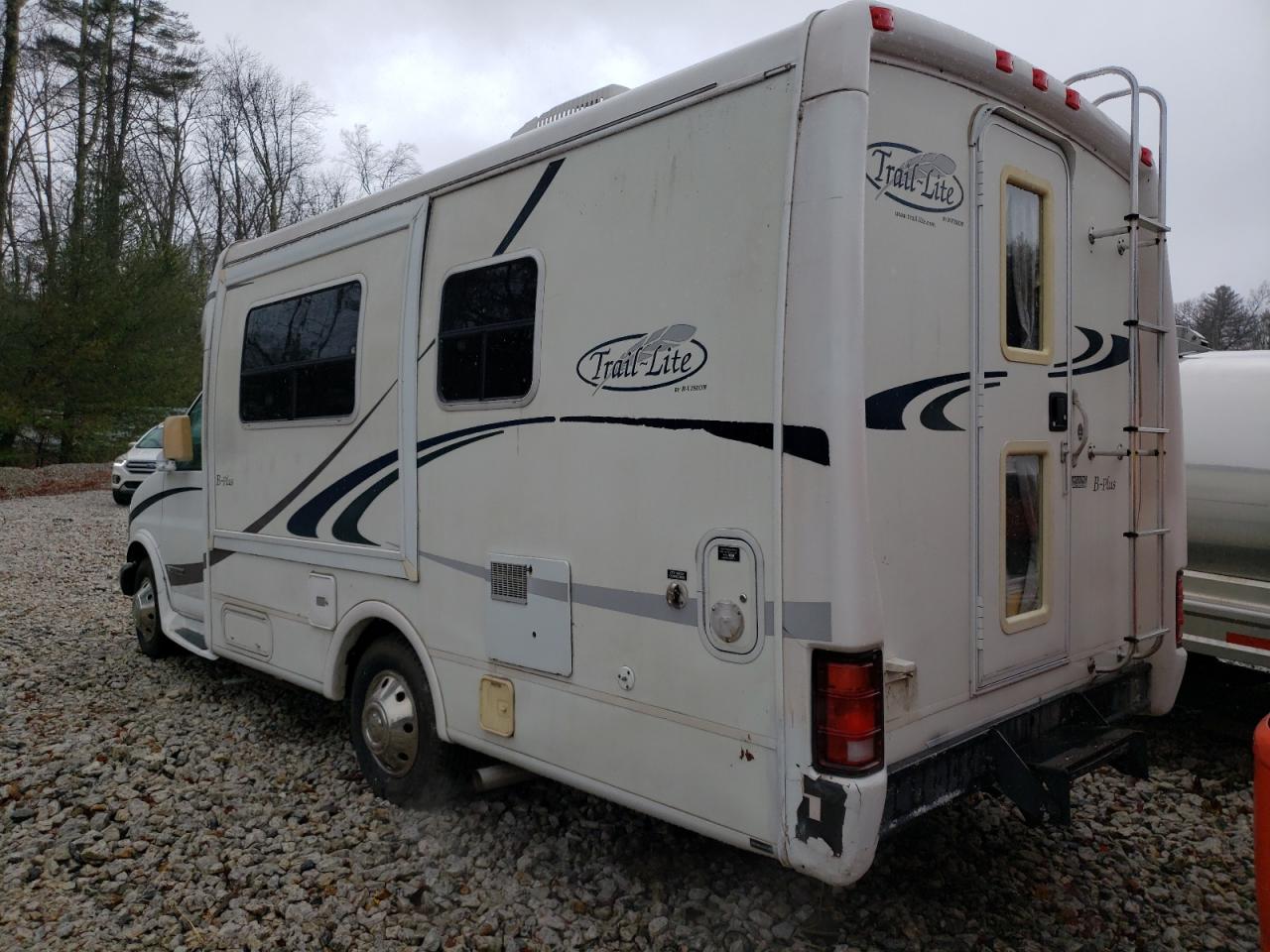 2002 Chevrolet Express - Image 3