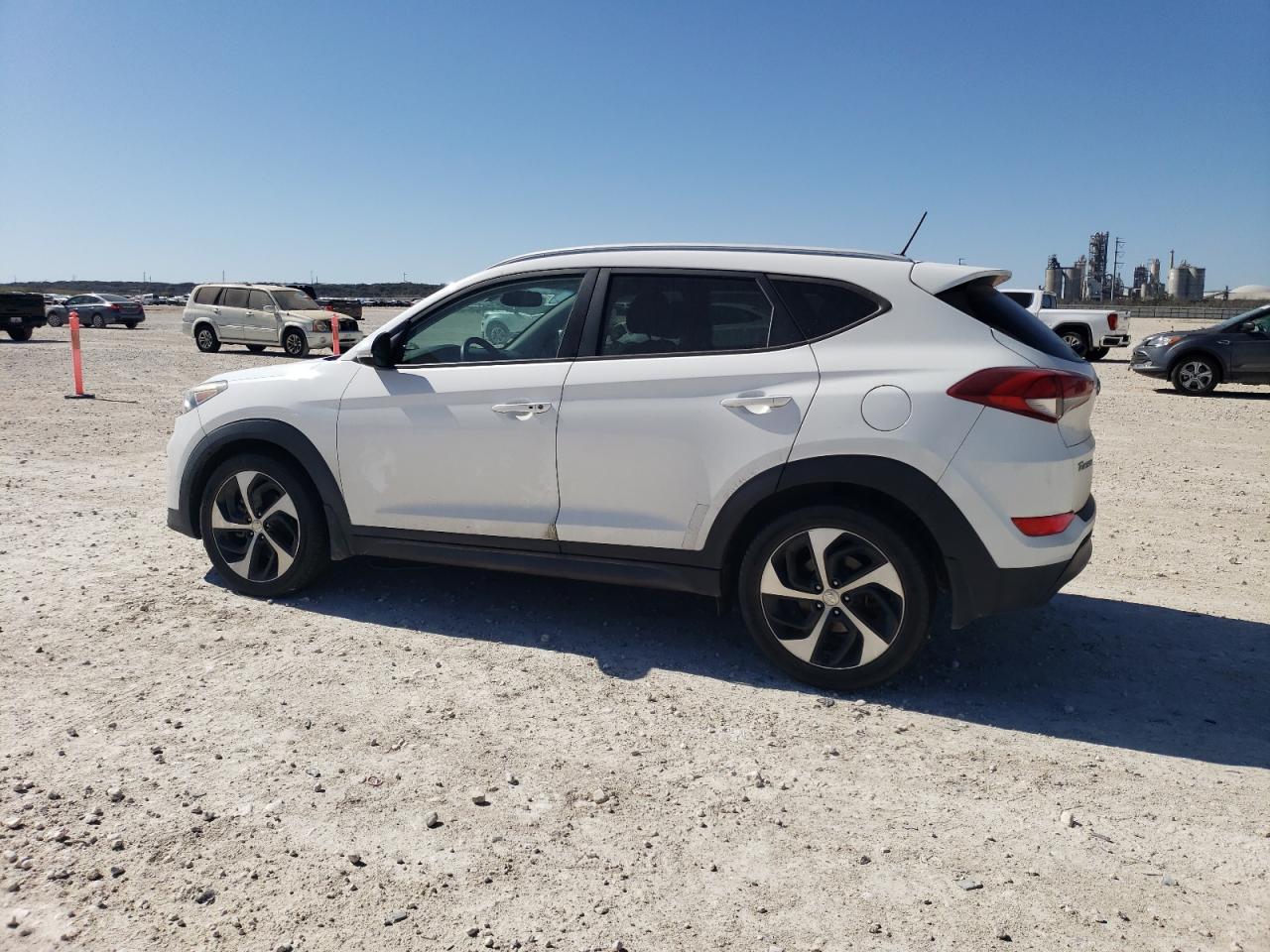 2016 Hyundai Tucson - Image 2