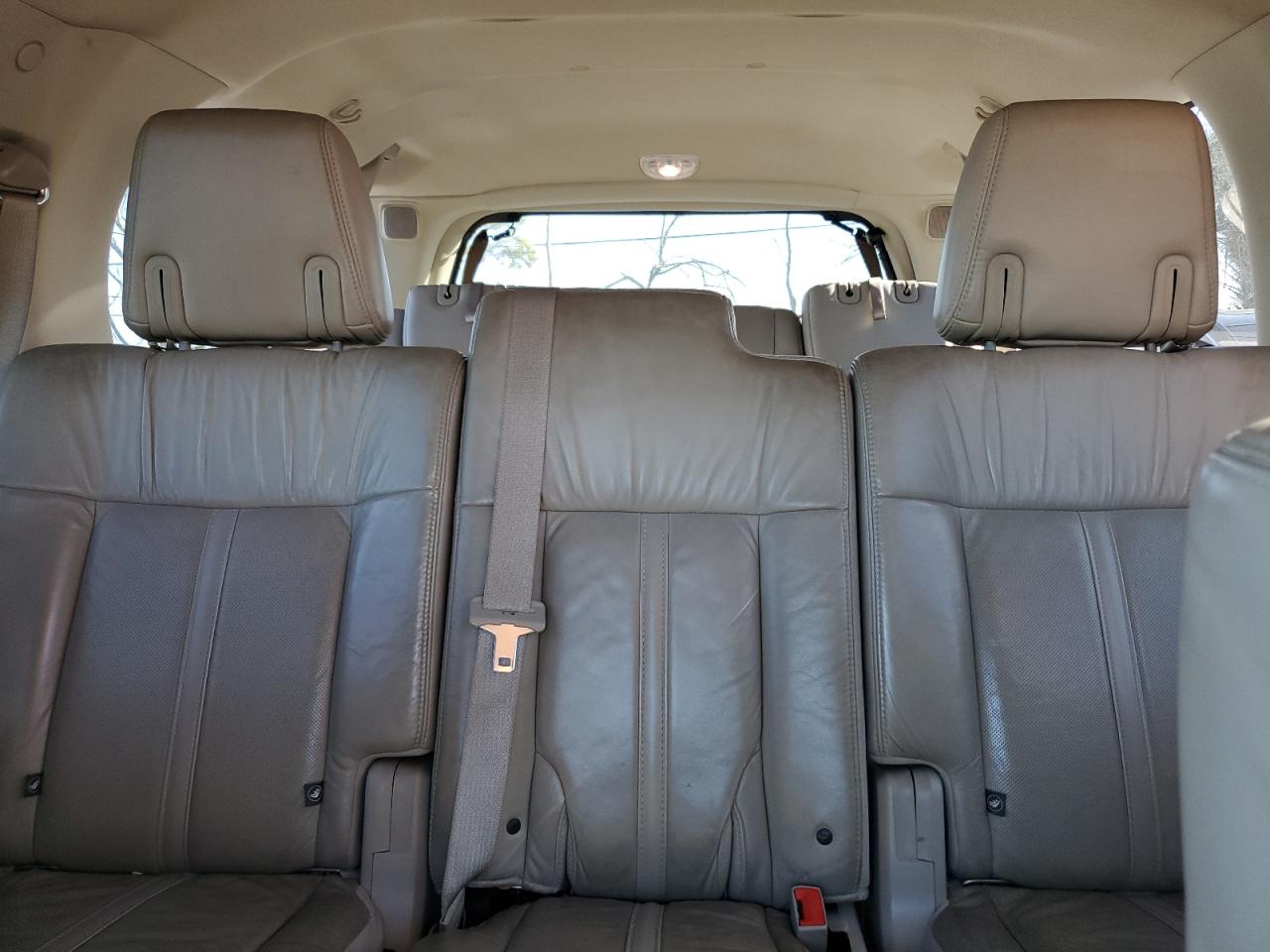 2015 Lincoln Navigator - Image 10