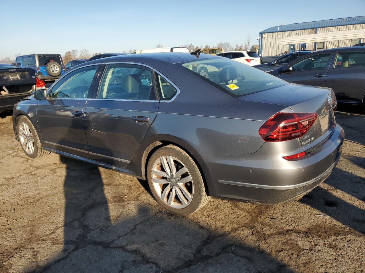 2017 Volkswagen Passat - Image 2