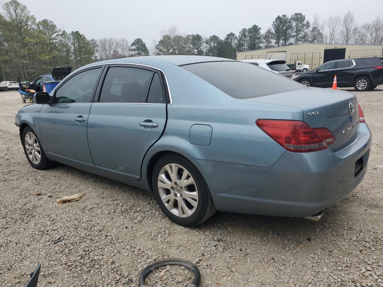 2008 Toyota Avalon - Image 2