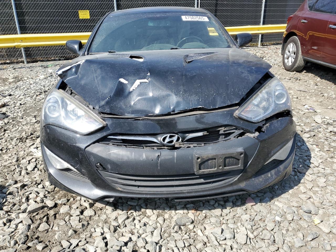 2014 Hyundai Genesis - Image 5