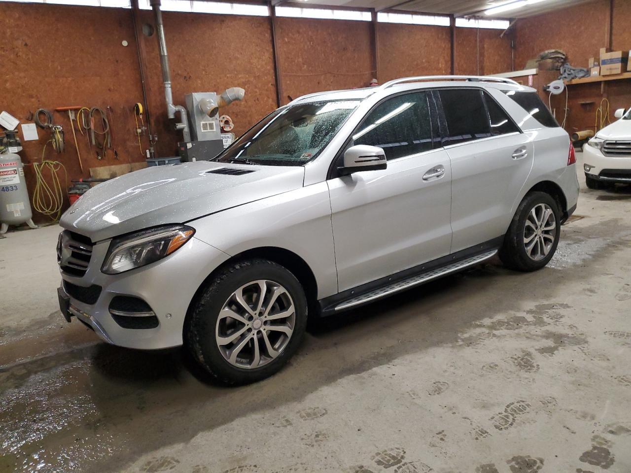 2017 Mercedes-Benz GLE - Image 1