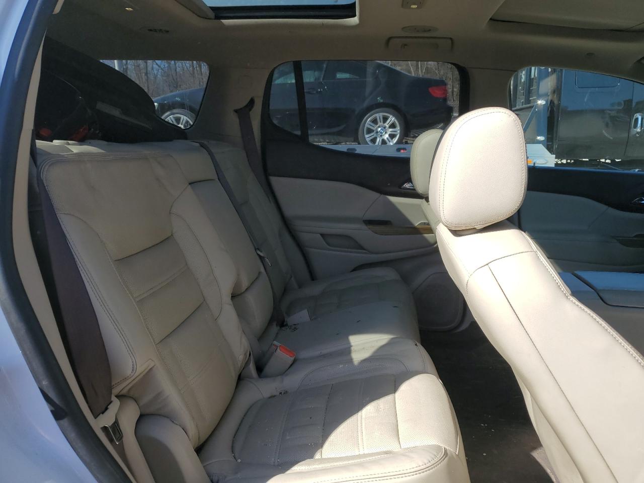 2017 GMC Acadia - Image 11