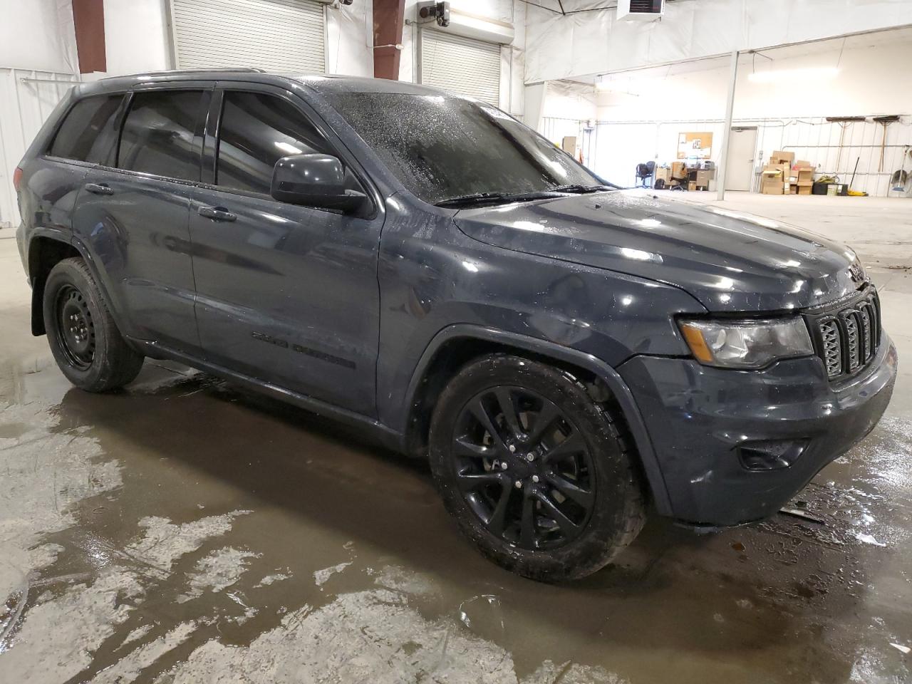 2017 Jeep Grand Cherokee - Image 4