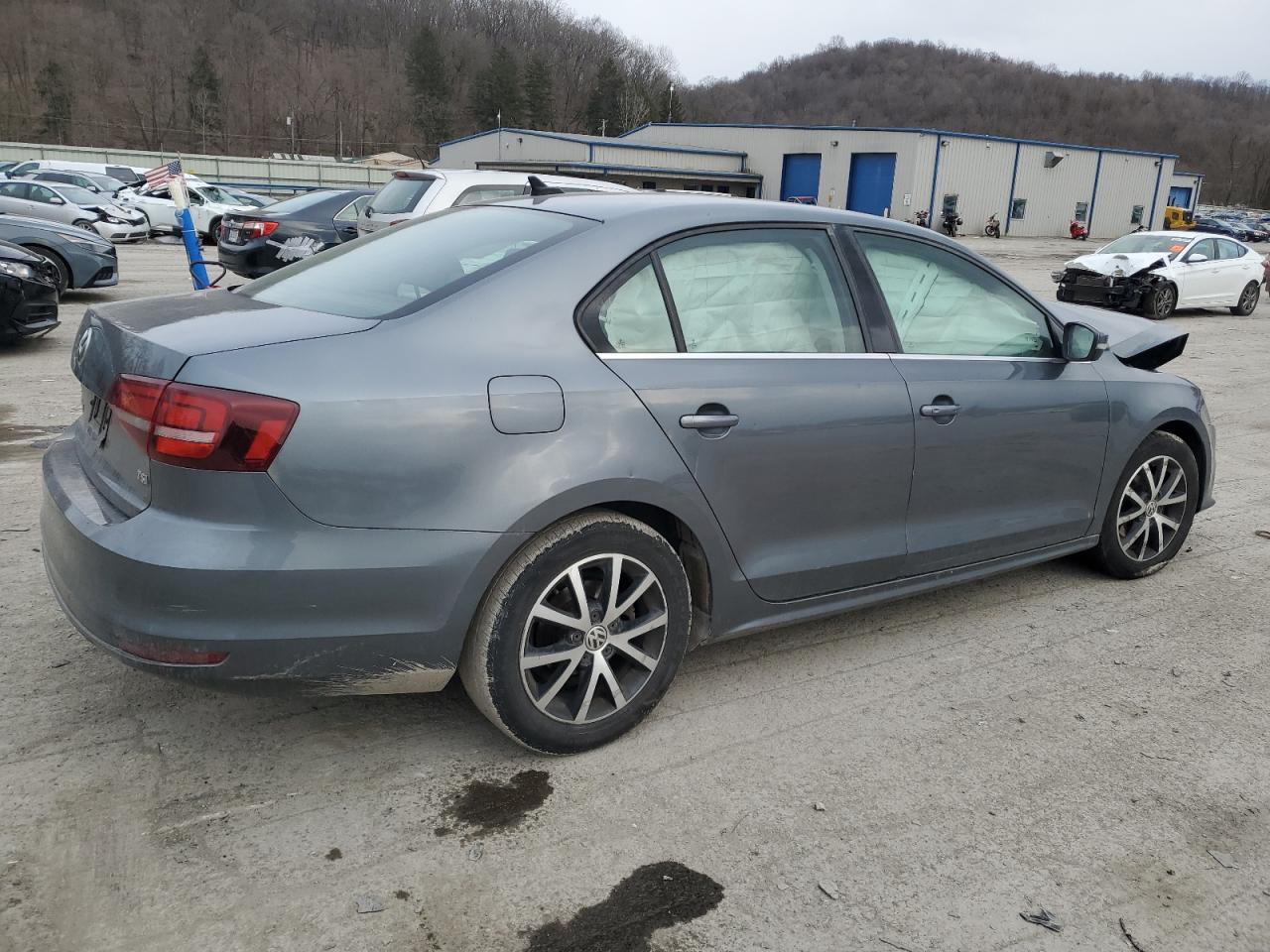 2017 Volkswagen Jetta - Image 3