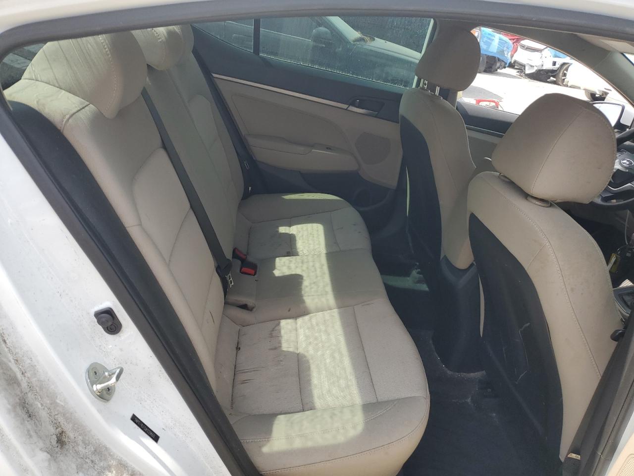 2018 Hyundai Elantra - Image 10
