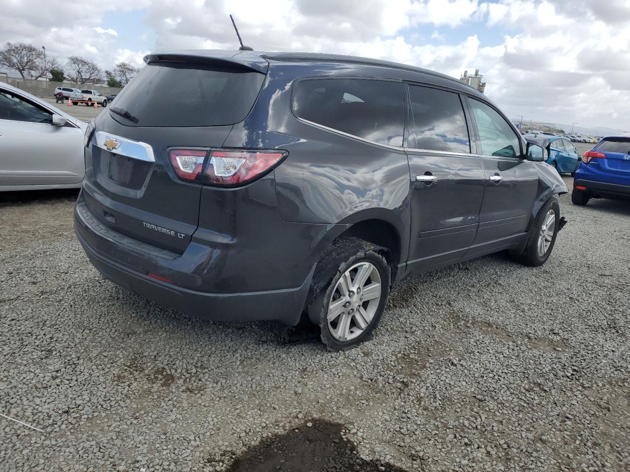 2013 Chevrolet Traverse - Image 3