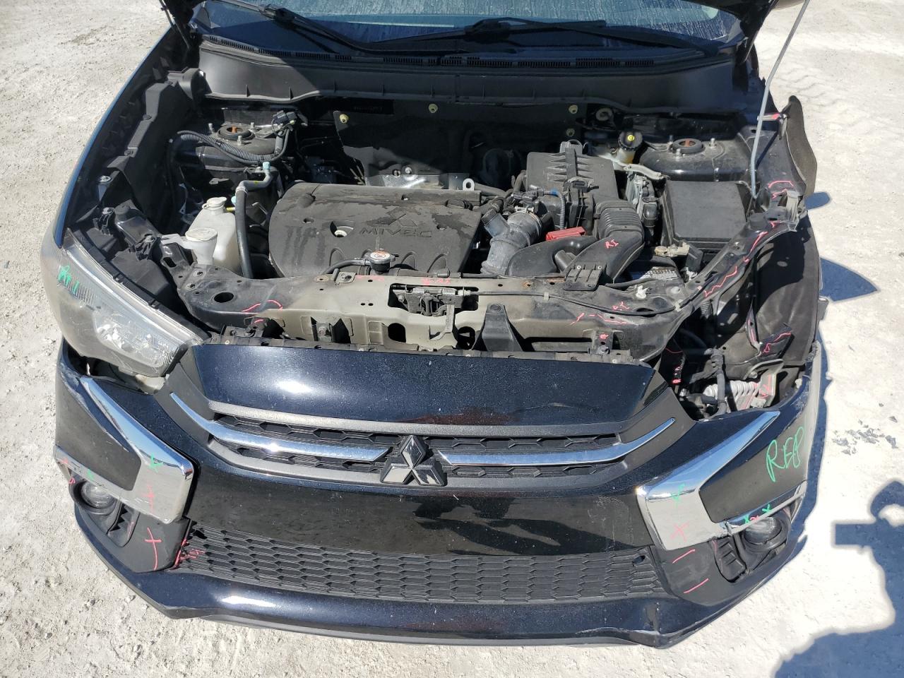 2018 Mitsubishi Outlander - Image 12