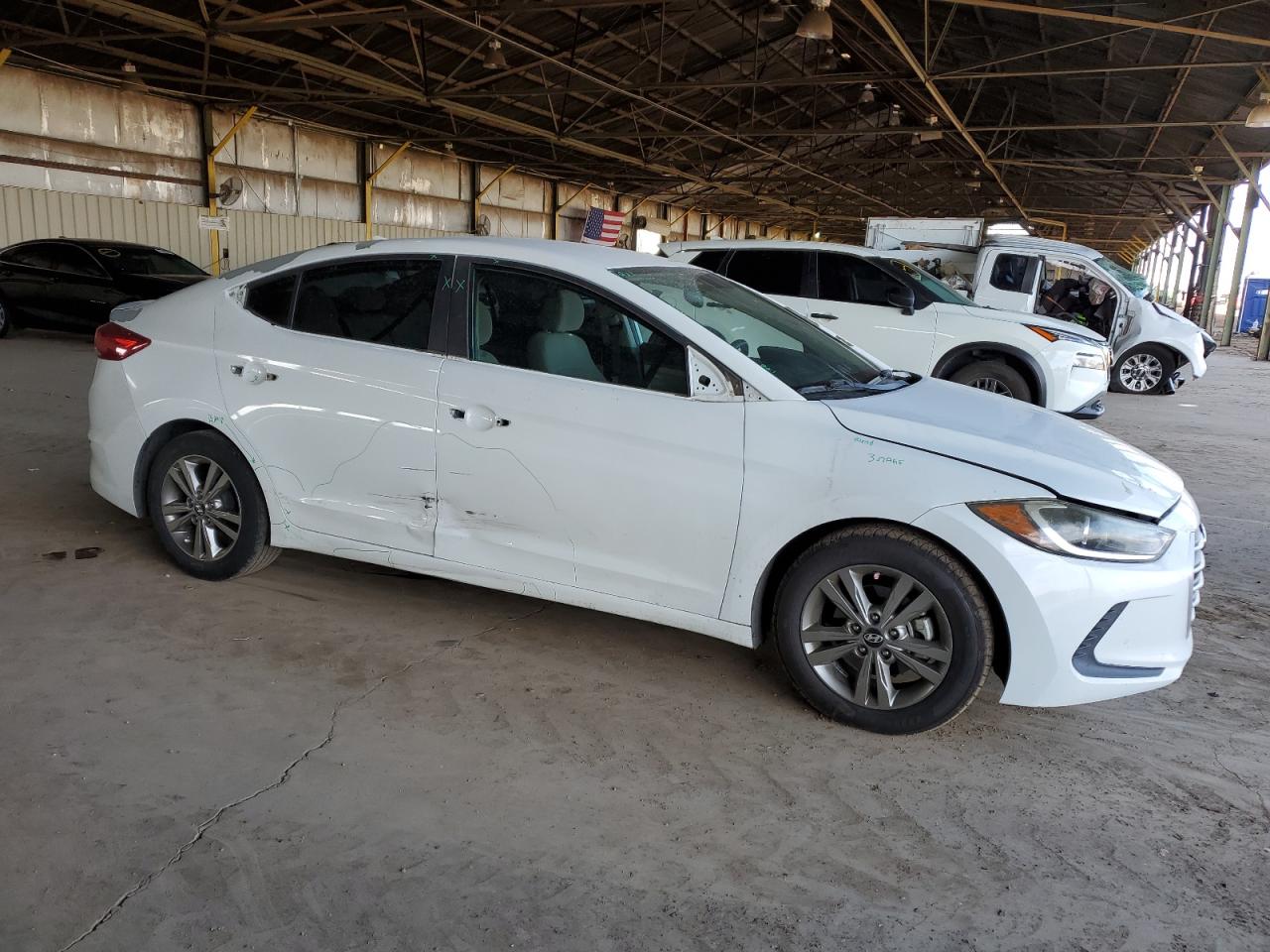 2017 Hyundai Elantra - Image 4