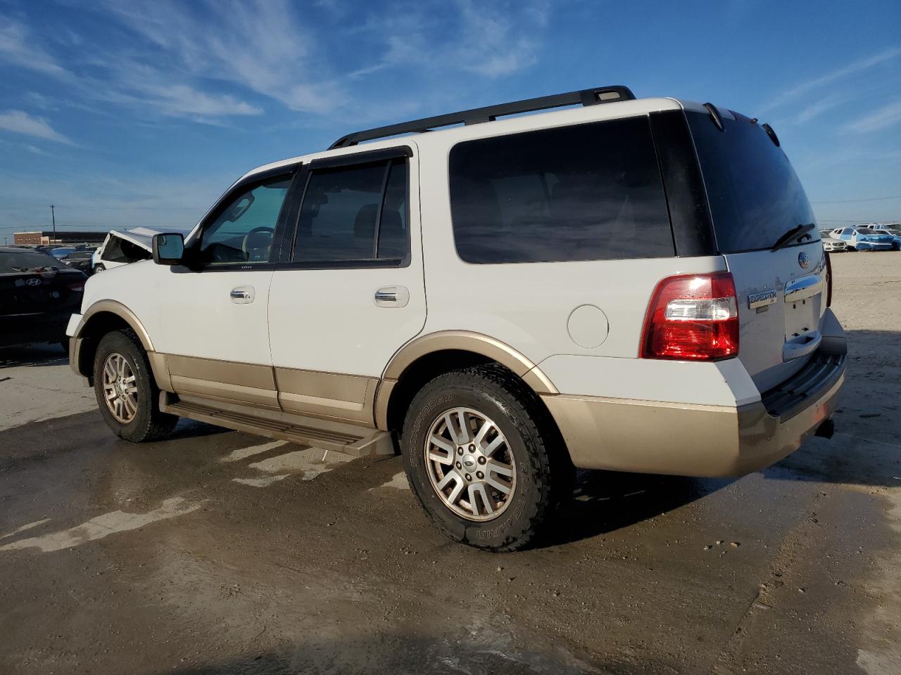 2012 Ford Expedition - Image 2