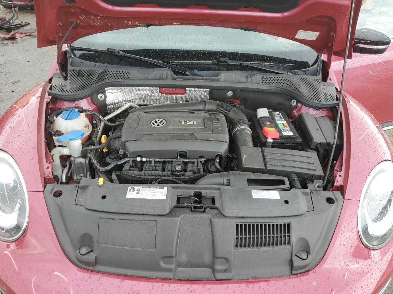 2017 Volkswagen Beetle - Image 11