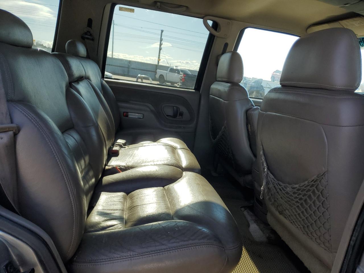 1999 Chevrolet Tahoe - Image 11