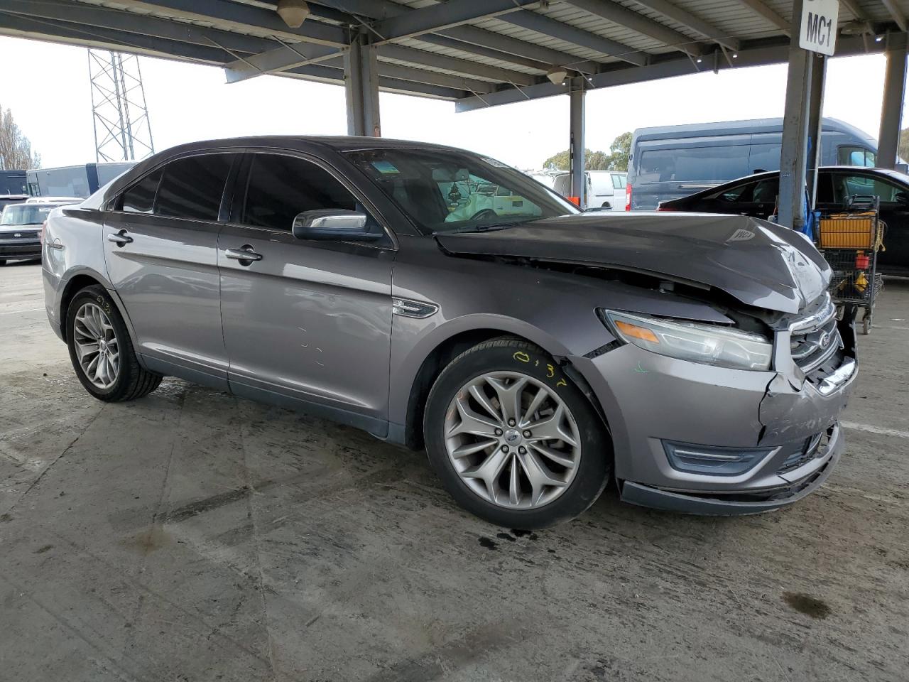 2013 Ford Taurus - Image 4