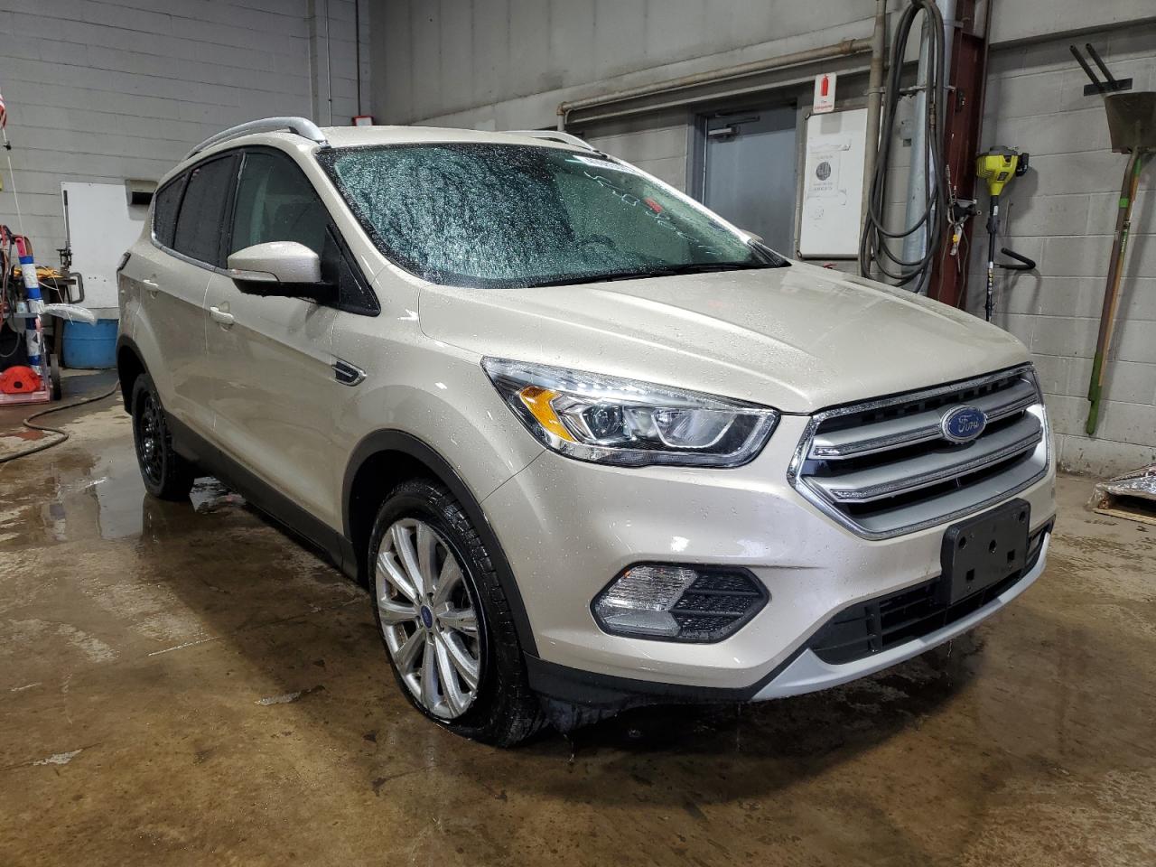 1FMCU9J97HUD99539 FORD ESCAPE 2017
