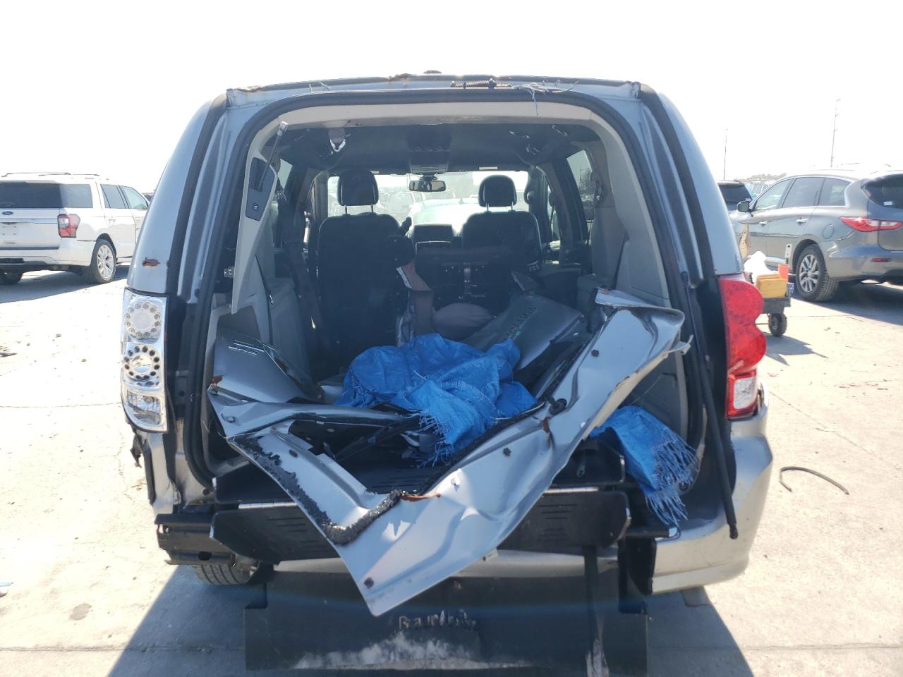 2019 Dodge Caravan - Image 6